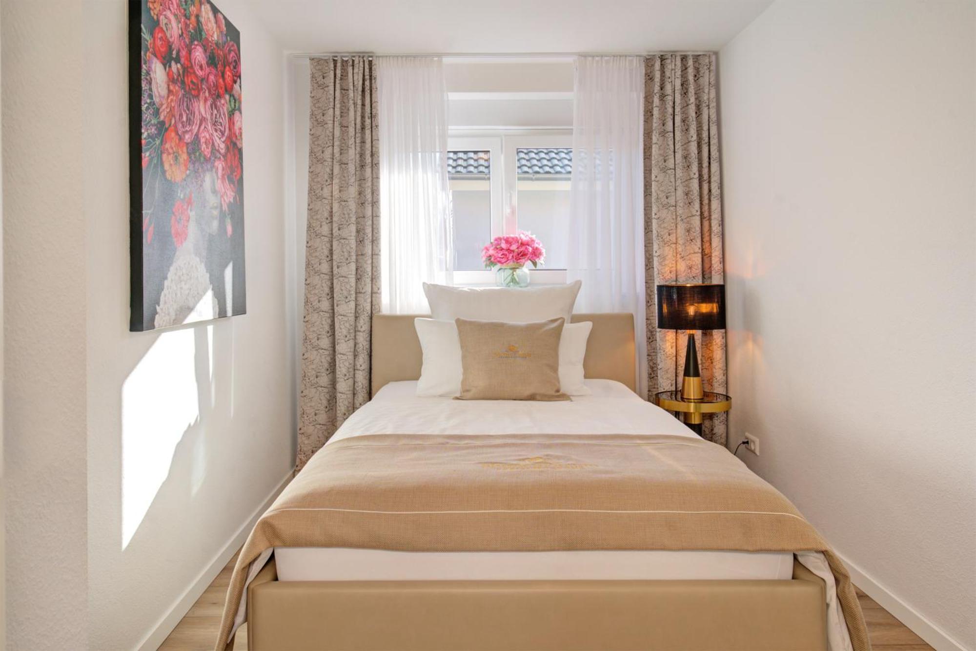 BlumenRaum Ferienwohnung 2 Карлсруэ Экстерьер фото